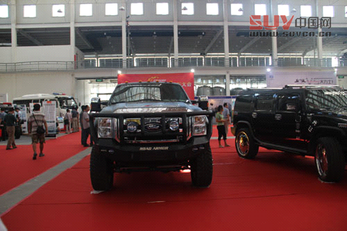 中國(guó)越野車展開幕 史上最硬的越野車展