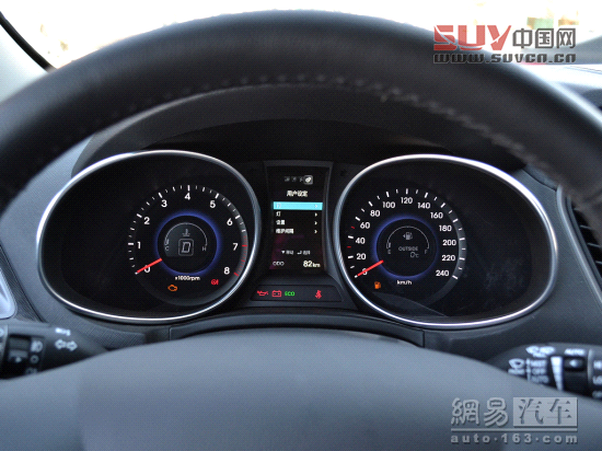 現(xiàn)代全新勝達(dá)  2013款 2.4AT 四驅(qū)尊貴型(DLX 7座)