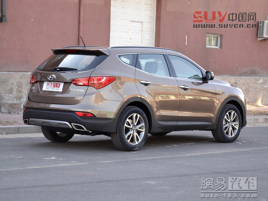 現(xiàn)代全新勝達(dá)  2013款 2.4AT 四驅(qū)尊貴型(DLX 7座)