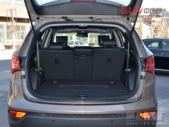 現(xiàn)代全新勝達(dá)  2013款 2.4AT 四驅(qū)尊貴型(DLX 7座)