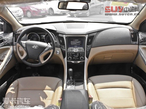 北京現代2013款索納塔八