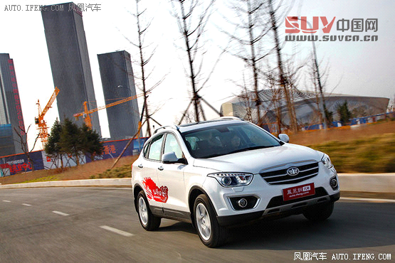 海馬S7對(duì)比一汽奔騰X80 自主SUV新秀賽