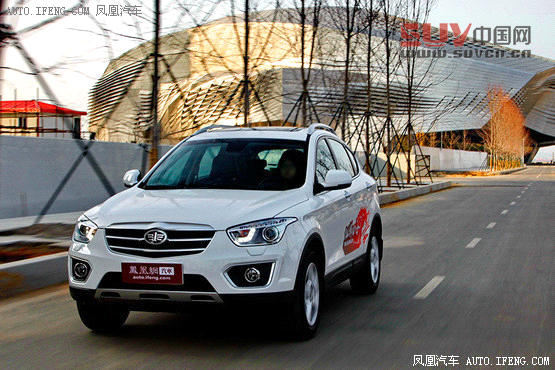 海馬S7對(duì)比一汽奔騰X80 自主SUV新秀賽