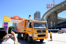 后保車隊給力 環塔拉力賽烏魯木齊啟動