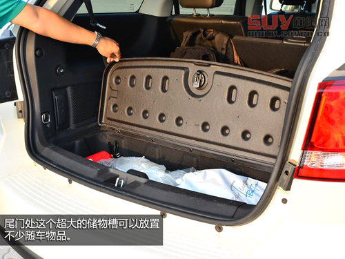 配置高/空間大 道奇2013款酷威試駕體驗