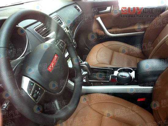 作為一家在國內專注于打造SUV車型的企業，長城汽車算是自主品牌中SUV車型的專家。所以，其新推出的SUV車型都會受到市場的關注。日前，我們就獲得了一組長城旗下目前定位最高的哈弗H8的無偽測試諜照。從諜照沒有偽裝的情況來看，這款長城汽車的SUV新旗艦即將正式發布到來。