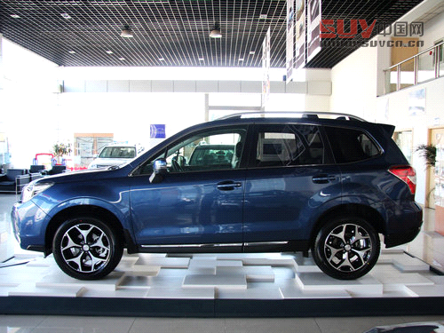 斯巴魯 森林人 2.5L CVT 車輛左正側視角