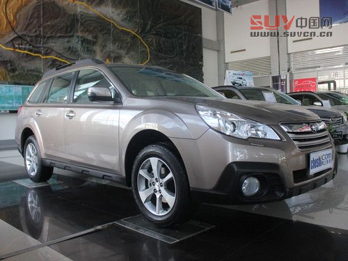 斯巴魯 傲虎 2.5L CVT 車輛右側45度角