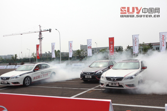 紳寶飛行秀引爆盛夏京城 北汽顯主場優勢