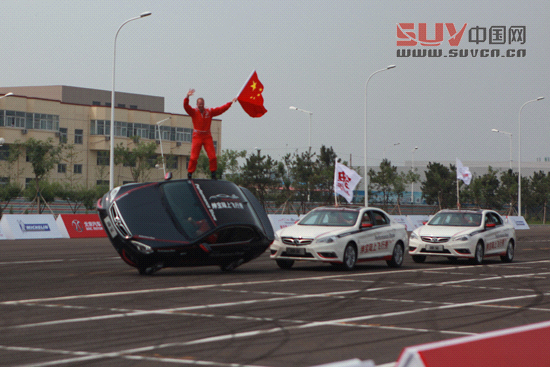紳寶飛行秀引爆盛夏京城 北汽顯主場優勢
