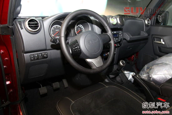 北汽B402013上海車展實拍 成都車展5大奇葩車型盤點 川汽野馬繼續山寨