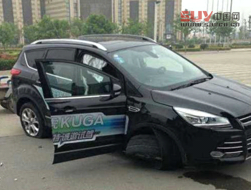 又驚又險 福特翼虎SUV行駛途中突然斷軸