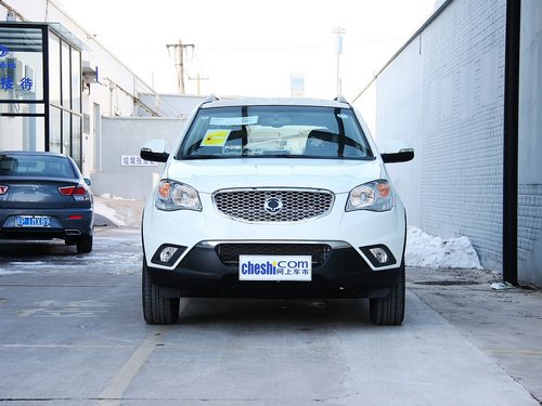 雙龍汽車(chē) 2.0L 自動(dòng) 車(chē)頭正面視角