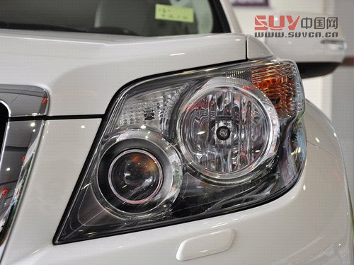 一汽豐田  4.0L AT 車輛大燈細節(jié)