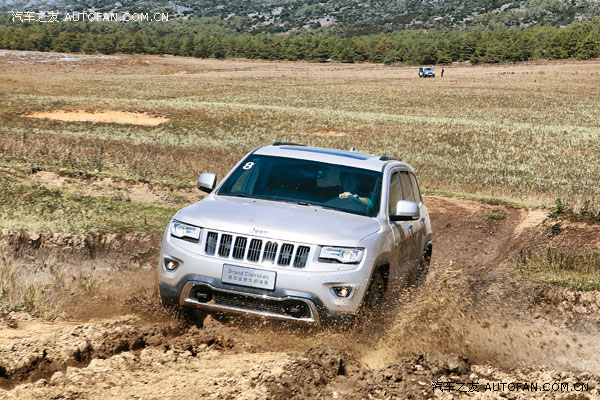 文武兼重 試駕JEEP大切諾基3.0和牧馬人3.0