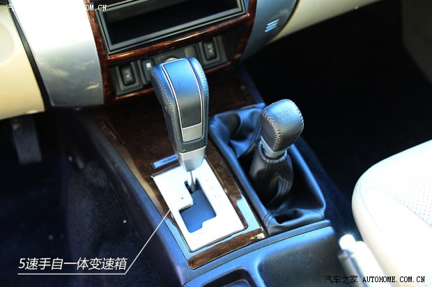 三菱廣汽三菱帕杰羅·勁暢2013款 3.0L 自動四驅旗艦版