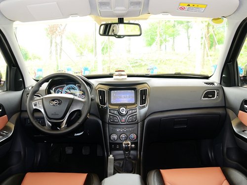 海馬汽車  2.0L 手動(dòng) 中控臺(tái)整體