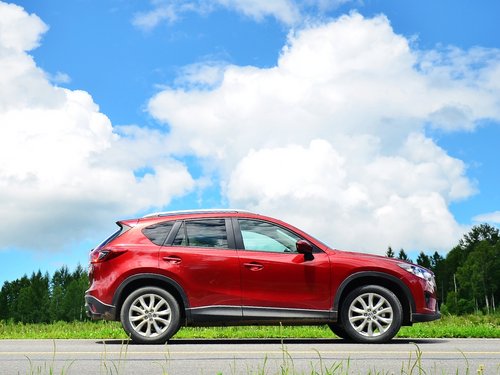 長安馬自達(dá)  2.5L 自動(dòng) 車輛正右側(cè)