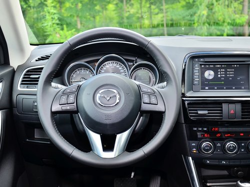 長安馬自達(dá)  2.5L 自動(dòng) 方向盤整體