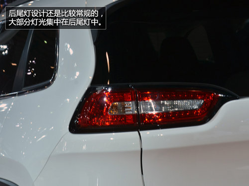 獨(dú)具未來感 Jeep自由光豪華版車展實(shí)拍