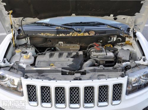 Jeep指南者對(duì)比三菱歐藍(lán)德