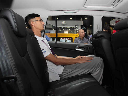 配置升級 廣州車展實拍榮威W5極地特裝