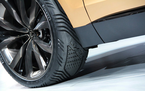 捷豹首款SUV亞洲首發(fā) 與攬勝極光共平臺