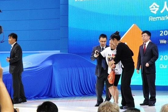 廣州車展“維權(quán)門”頻現(xiàn)開幕4日現(xiàn)3起維權(quán)事件