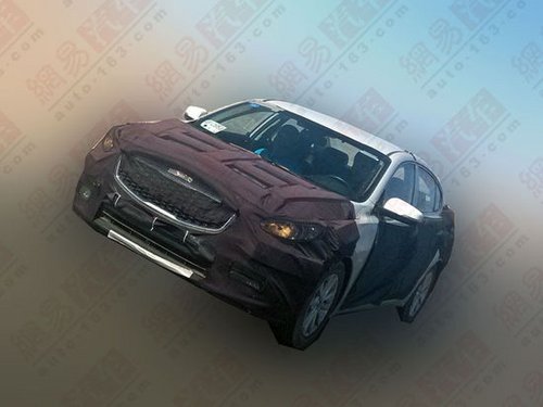 或2014年推出 疑似國產起亞K4諜照曝光