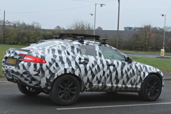 捷豹新款SUV諜照曝光