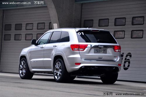 Jeep大切諾基SRT8價(jià)格公布 售119.99萬(wàn)元