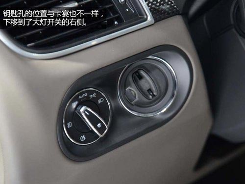 緊湊版卡宴 保時(shí)捷Macan Turbo車展實(shí)拍