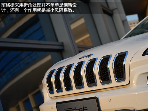 強(qiáng)有力的對(duì)手 試駕Jeep自由光2.4L 9速