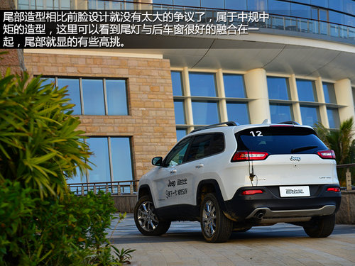 強(qiáng)有力的對(duì)手 試駕Jeep自由光2.4L 9速