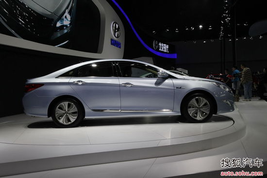 現(xiàn)代索納塔混合動力車 廣州車展實拍