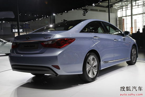 現(xiàn)代索納塔混合動力車 廣州車展實拍