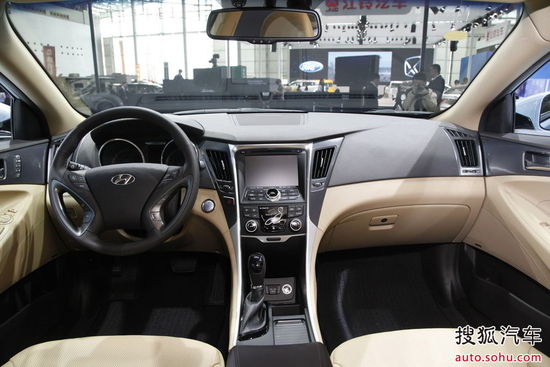 現(xiàn)代索納塔混合動力車 廣州車展實拍