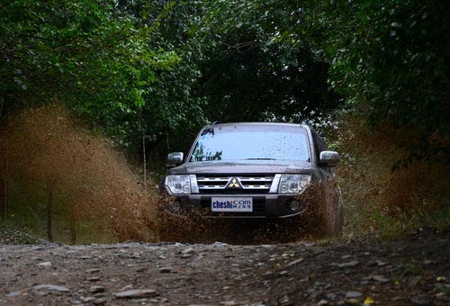 試駕進口2014款三菱帕杰羅SUV 全能高手