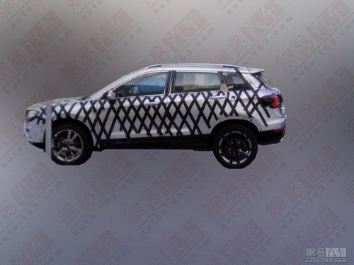 接近H8內(nèi)飾 哈弗H7量產(chǎn)版車型諜照曝光