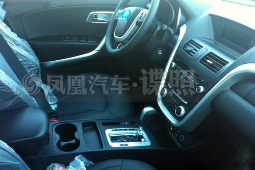 新增1.8T動力系統 新款奔騰X80諜照曝光