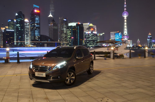 東風標致新2008-SUV內飾國內首拍 敞亮！