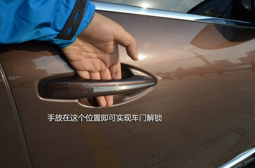 東風標致新2008-SUV內飾國內首拍 敞亮！