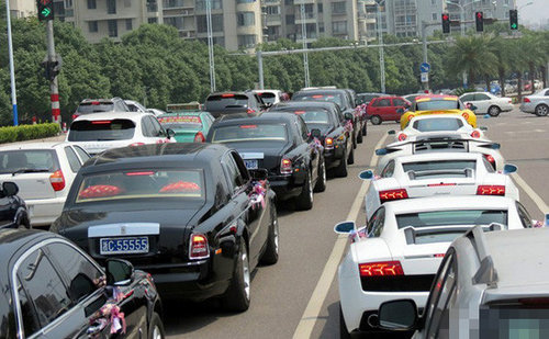 史上最貴婚車總價超1億 十輛勞斯萊斯