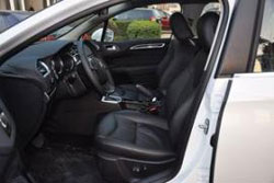 雪鐵龍 C4 L 實(shí)拍 內(nèi)飾 圖片