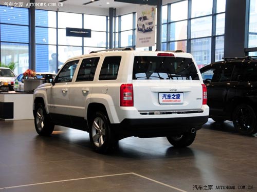 JeepJeep自由客2014款 2.4L 豪華導(dǎo)航版