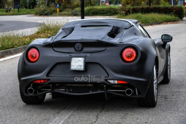 阿爾法羅密歐4C Spider