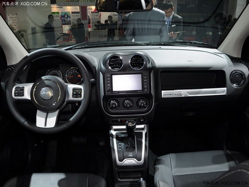 Jeep炫酷新款指南者亮相2013上海車展