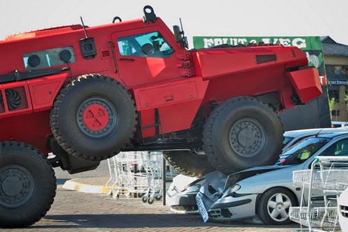 另類和平天使 天價防彈SUV/裝甲車/警車!