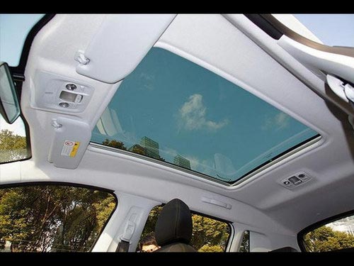 或北京車展上市 標致2008內飾官圖發布