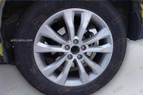 東風風神全新SUV車型諜照